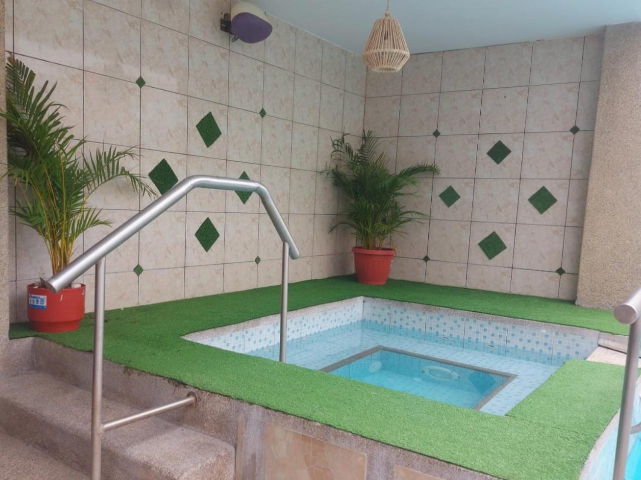 Hotel Dorado Inn Salinas  Exteriér fotografie